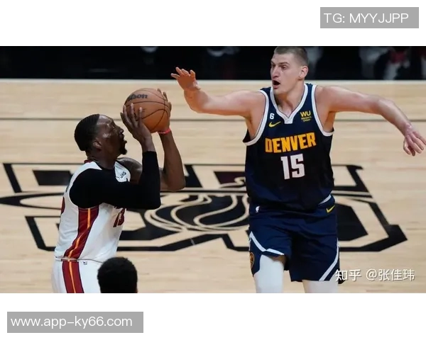 张佳玮分析掘金战术调整约基奇体力管理与布劳恩表现提升并行