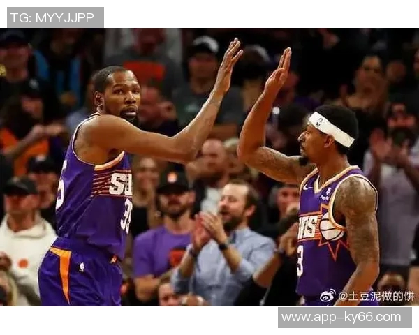 比尔首场比赛表现出色9投6中贡献12分2篮板1抢断1盖帽正负值5展现实力