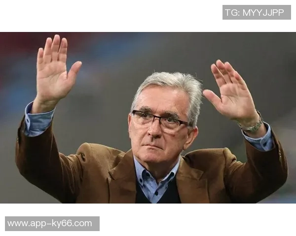 伊万谈国足战术革新：单后腰布局引领现代足球新趋势