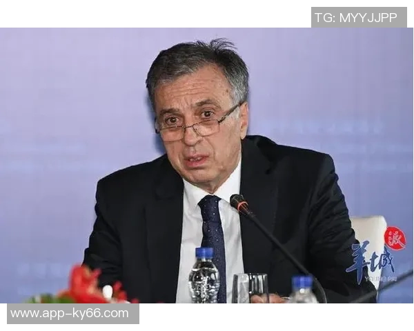 诺维奇降级危机加剧官方宣布解雇主教练利亚姆曼宁 诺维奇降级危机加剧官方宣布解雇主教练利亚姆曼宁