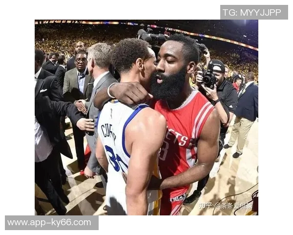 勇士防守强度与恩比德现实表现亚历山大与哈登的精彩互动分析 勇士防守强度与恩比德现实表现亚历山大与哈登的精彩互动分析