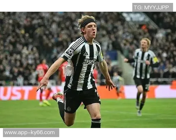 疯狂进球夜9场比赛共计43球三队单场狂轰6球以上 疯狂进球夜9场比赛共计43球三队单场狂轰6球以上