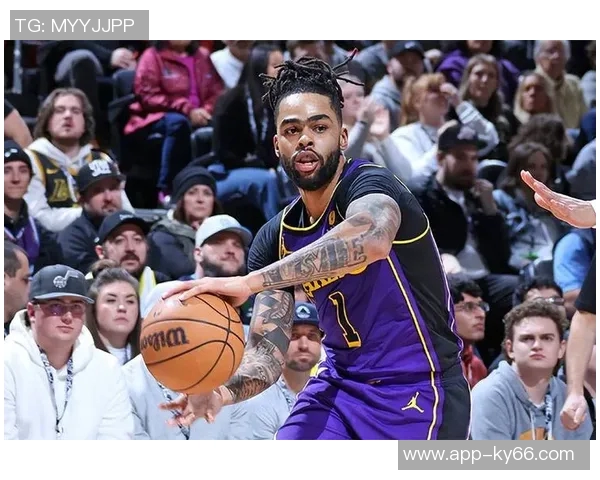 浓眉称赞拉塞尔专注职业精神改变比赛走势展现真正球员风范