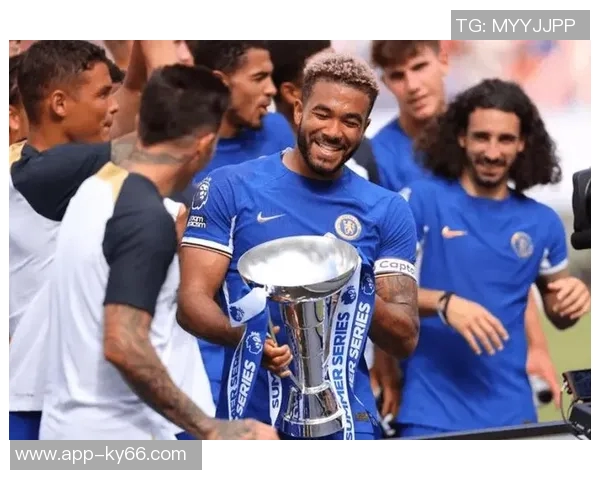 切尔西庆祝里斯詹姆斯达成200场里程碑展现纯血切尔西人风采