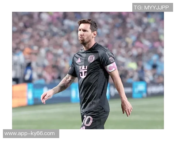 客场逆境加剧迈阿密防守失误再失一球上半场形势严峻