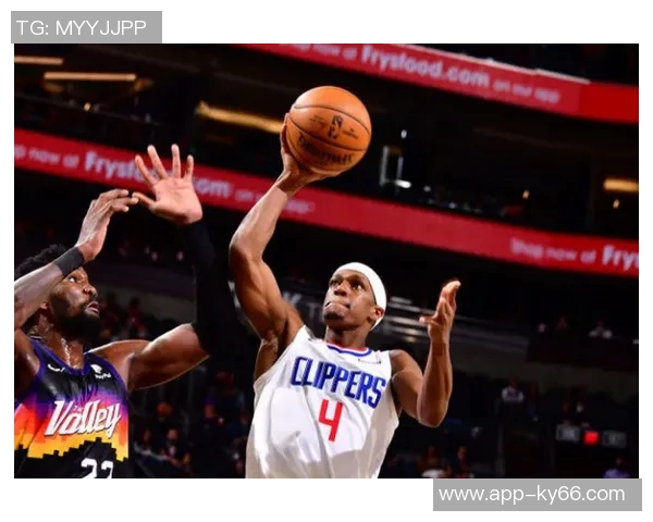 保罗乔治表现平平14投仅5得19分4篮板4抢断2盖帽罚球命中率尚可